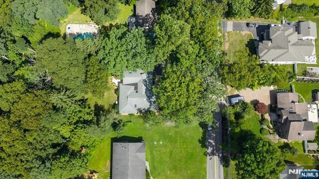 629 Lawlins Road, Wyckoff, NJ 07481