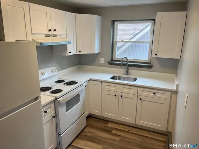 32 Cook Avenue D27, Meriden, CT 06451