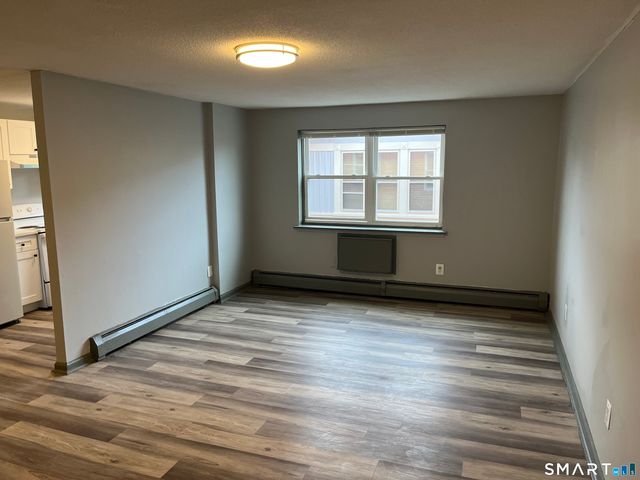 32 Cook Avenue D27, Meriden, CT 06451