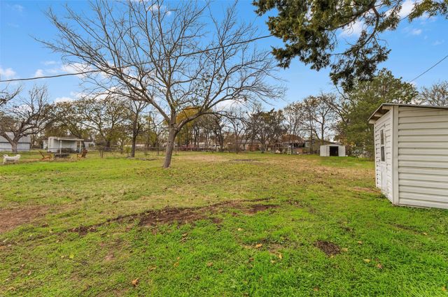 5820 Isbell Street, Sansom Park, TX 76114