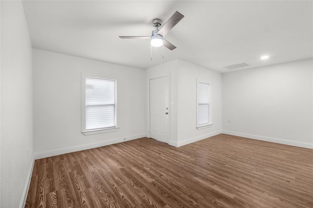 5820 Isbell Street, Sansom Park, TX 76114