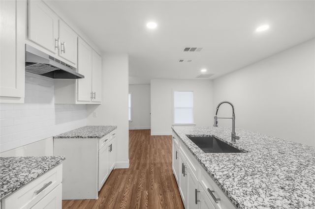 5820 Isbell Street, Sansom Park, TX 76114