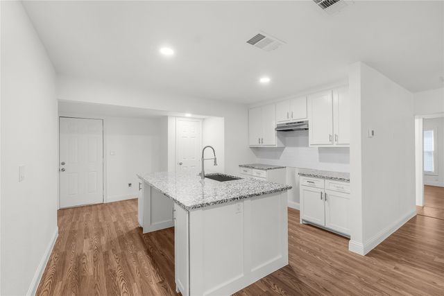 5820 Isbell Street, Sansom Park, TX 76114