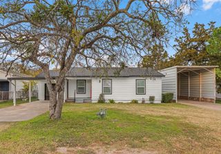 5820 Isbell Street, Sansom Park, TX 76114