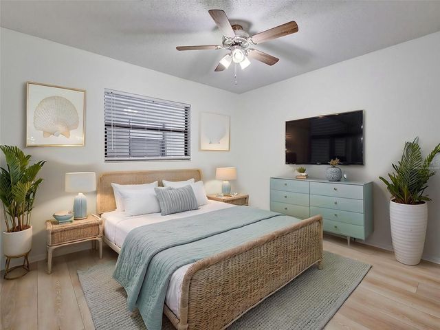 7237 CLOISTER DRIVE 207, Sarasota, FL 34231