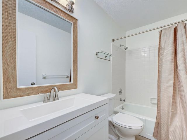 7237 CLOISTER DRIVE 207, Sarasota, FL 34231