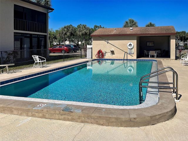 7237 CLOISTER DRIVE 207, Sarasota, FL 34231