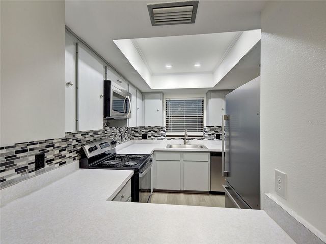 7237 CLOISTER DRIVE 207, Sarasota, FL 34231