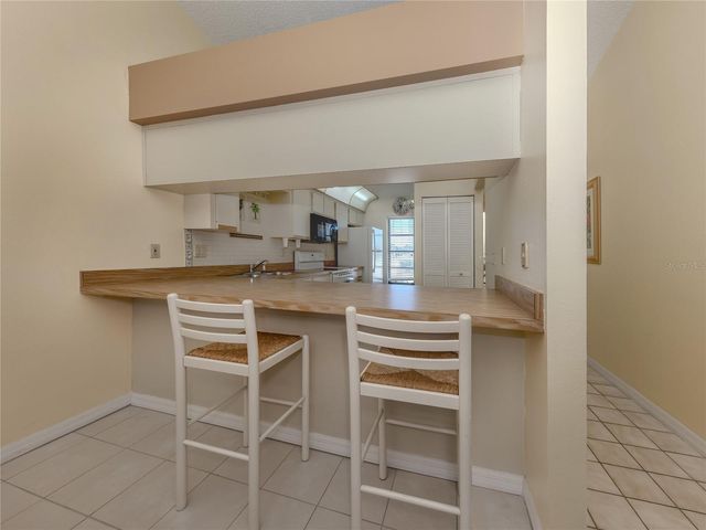 934 CAPRI ISLES BOULEVARD 210, Venice, FL 34292