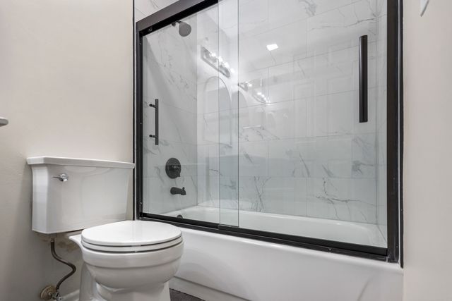 86 Gant Circle F, Streamwood, IL 60107