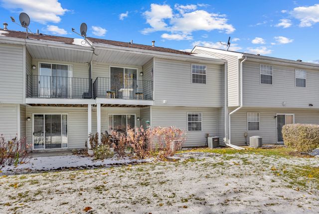 86 Gant Circle F, Streamwood, IL 60107