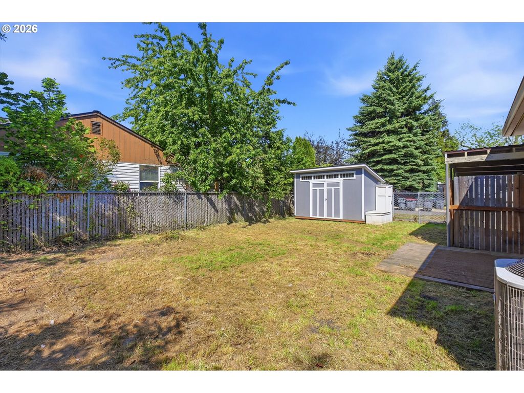 Image 22 of property listing at 1303 Ne LOGAN St, Mc Minnville, OR 97128