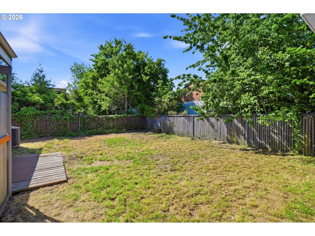 Image 23 of property listing at 1303 Ne LOGAN St, Mc Minnville, OR 97128
