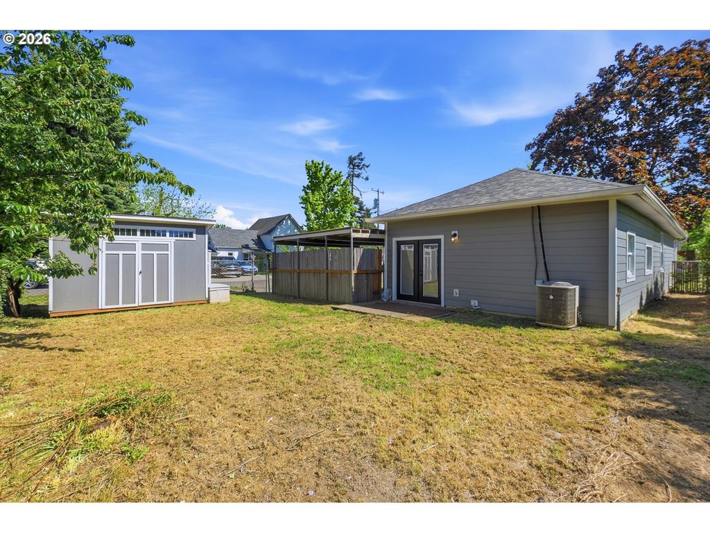 Image 25 of property listing at 1303 Ne LOGAN St, Mc Minnville, OR 97128