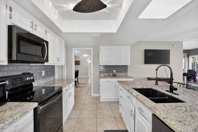 11215 S TOMAH Street, Phoenix, AZ 85044