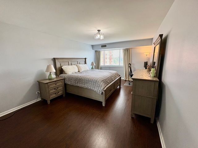 701 Forum Square 409, Glenview, IL 60025