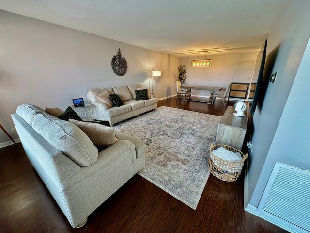 701 Forum Square 409, Glenview, IL 60025