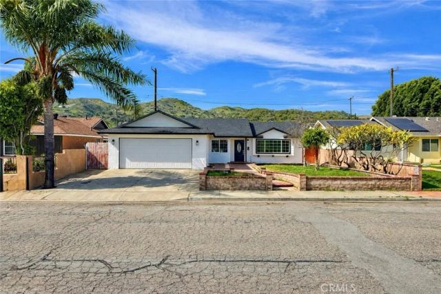 627 Center Lane, Santa Paula, CA 93060
