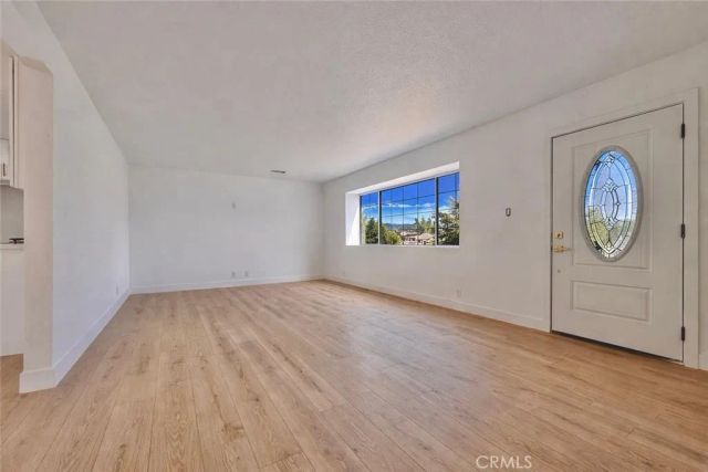 627 Center Lane, Santa Paula, CA 93060