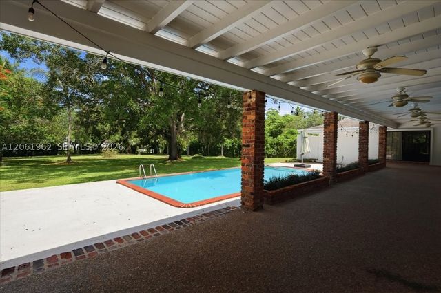 12365 SW 60th Ct, Pinecrest, FL 33156