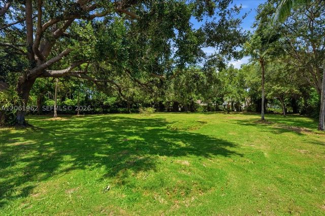 12365 SW 60th Ct, Pinecrest, FL 33156