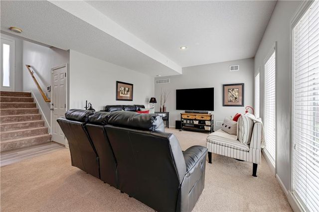 4015 NE 82nd Street, Kansas City, MO 64119