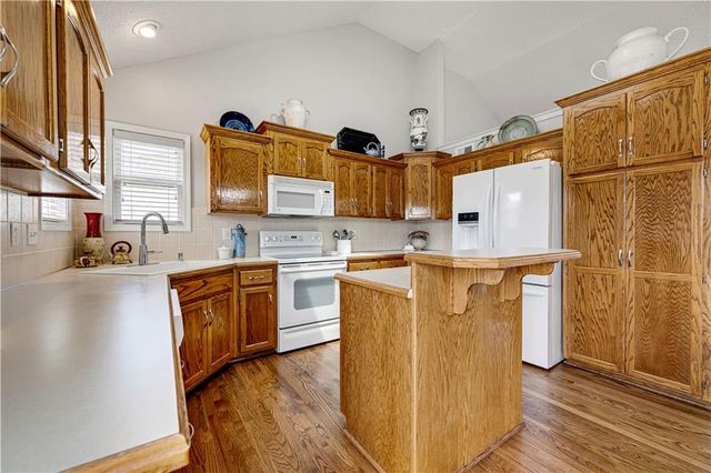 4015 NE 82nd Street, Kansas City, MO 64119