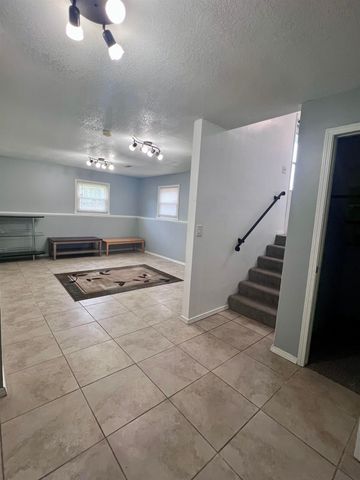 2627 W Hadden Ave, Wichita, KS 67217