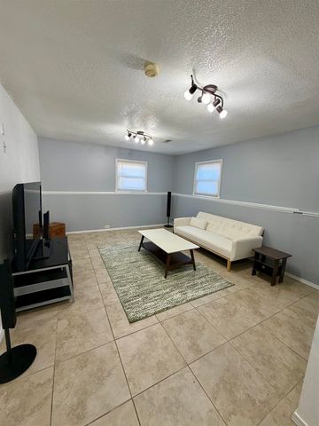 2627 W Hadden Ave, Wichita, KS 67217