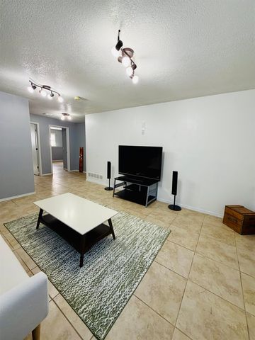 2627 W Hadden Ave, Wichita, KS 67217