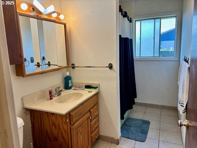 449 Ne STERLING Dr, Roseburg, OR 97470