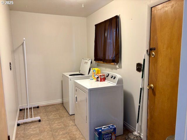 449 Ne STERLING Dr, Roseburg, OR 97470