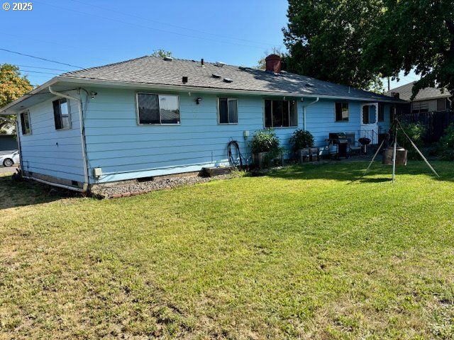 449 Ne STERLING Dr, Roseburg, OR 97470