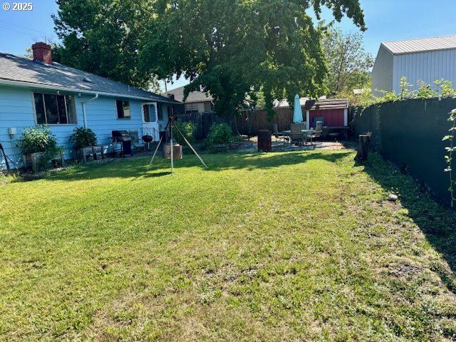 449 Ne STERLING Dr, Roseburg, OR 97470