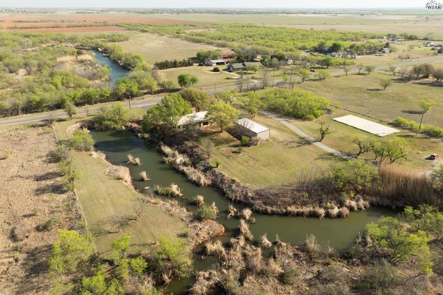 1409 E FM 367, Iowa Park, TX 76367