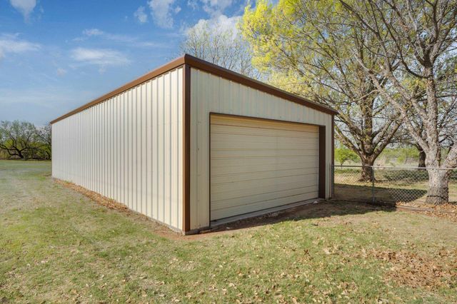 1409 E FM 367, Iowa Park, TX 76367