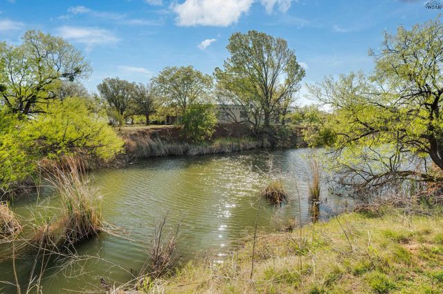 1409 E FM 367, Iowa Park, TX 76367