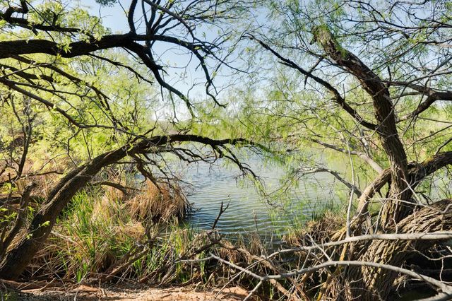 1409 E FM 367, Iowa Park, TX 76367