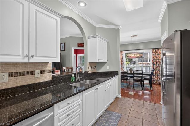 208 Cotswold Lane, King, NC 27021