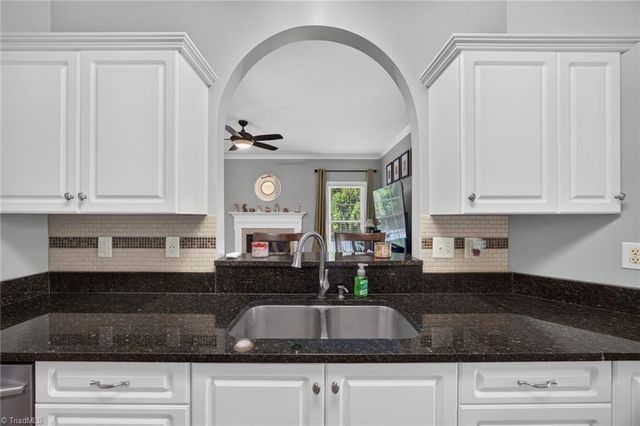 208 Cotswold Lane, King, NC 27021