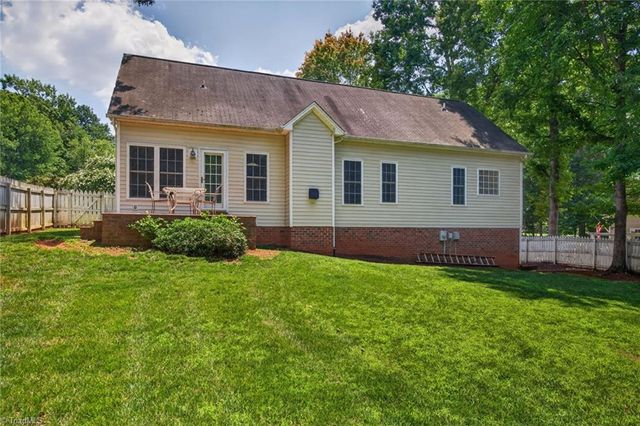 208 Cotswold Lane, King, NC 27021