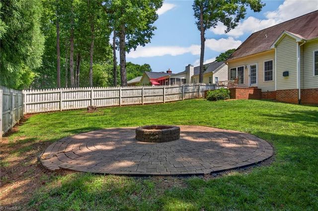 208 Cotswold Lane, King, NC 27021