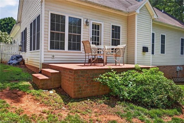 208 Cotswold Lane, King, NC 27021