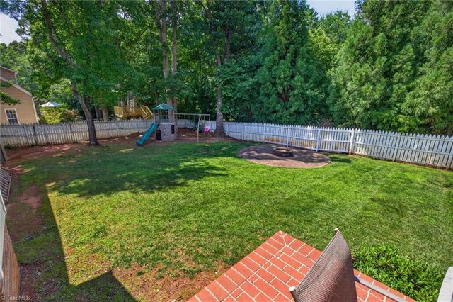 208 Cotswold Lane, King, NC 27021