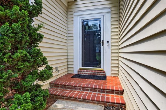 208 Cotswold Lane, King, NC 27021