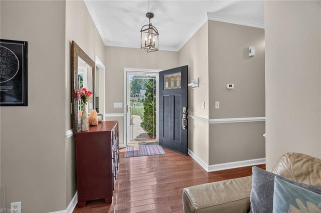 208 Cotswold Lane, King, NC 27021