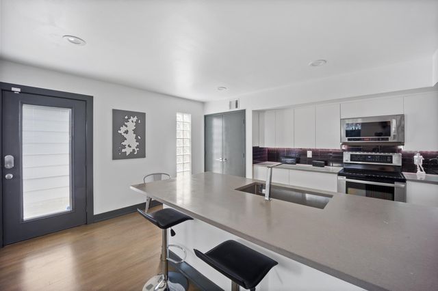 4134 Travis Street 11, Dallas, TX 75204