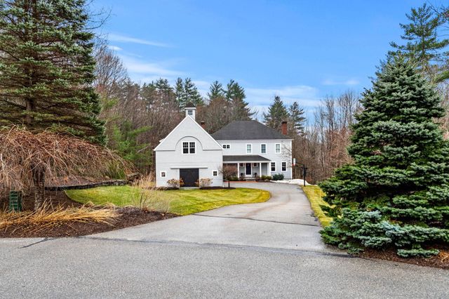 17 Canterbury Lane, Bedford, NH 03110