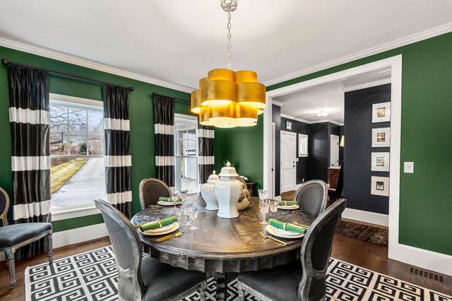 17 Canterbury Lane, Bedford, NH 03110