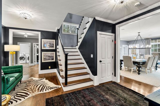 17 Canterbury Lane, Bedford, NH 03110